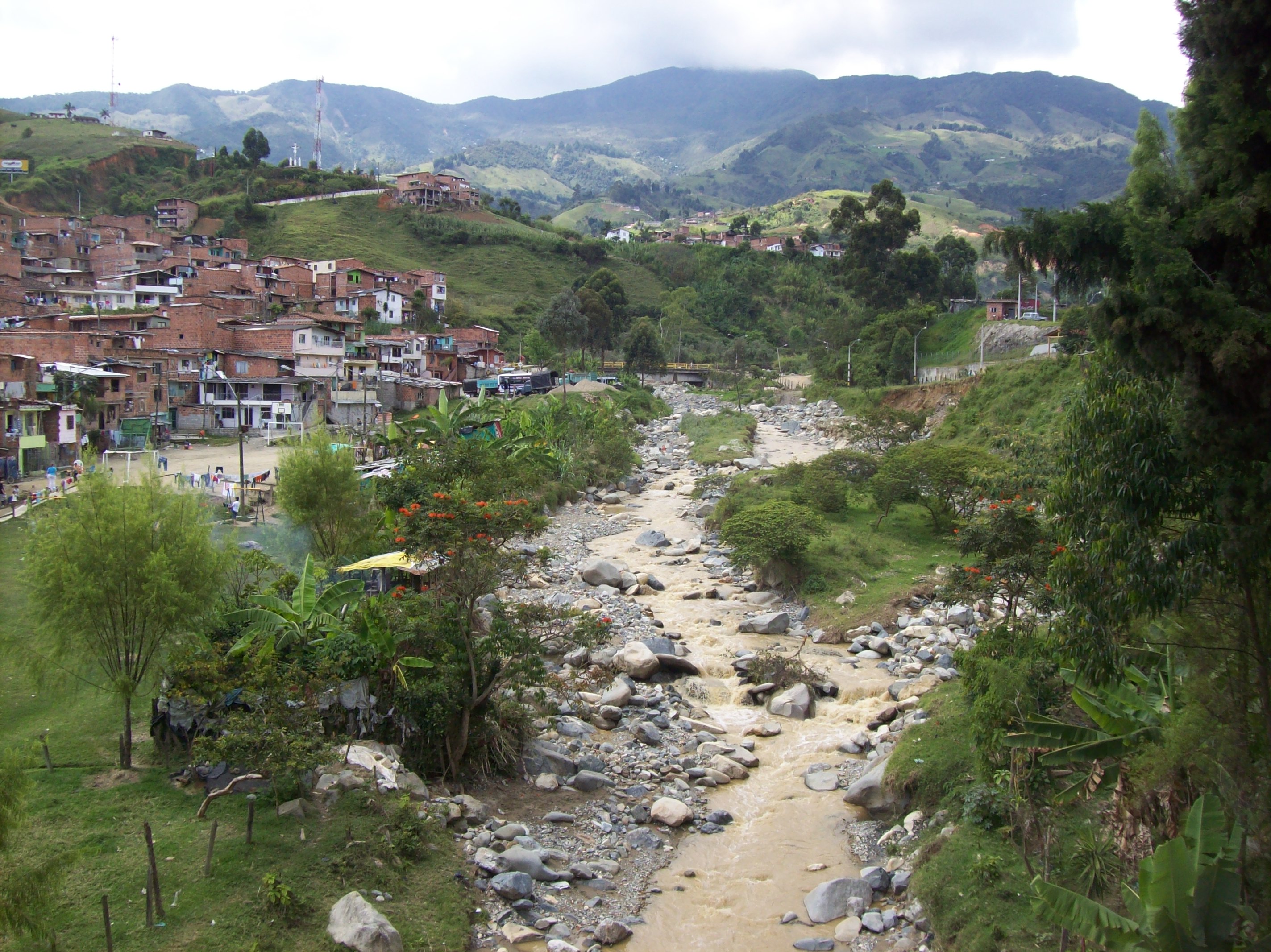 La Iguaná stream in San Cristóbal, photographed in 2009, shown for geographic context.